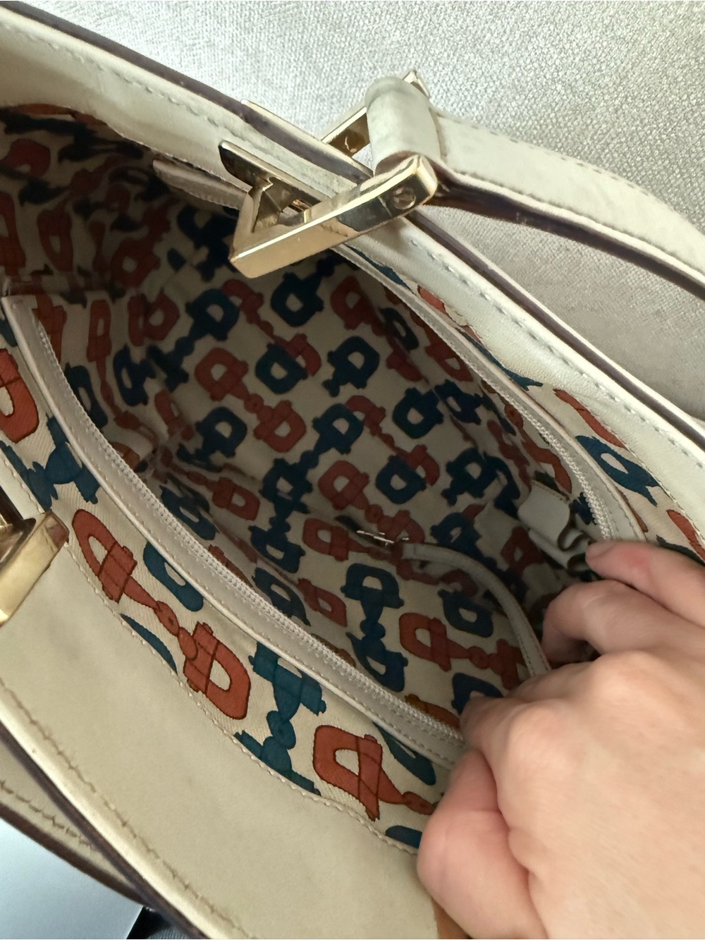 Gucci Guccissima Punch Tote Ivory Cream Gold Hardware - Picture 2 of 8